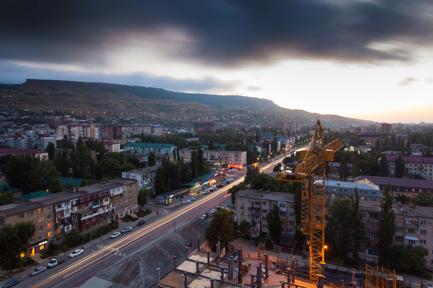 Вид на гору Тарки Тау со спутника